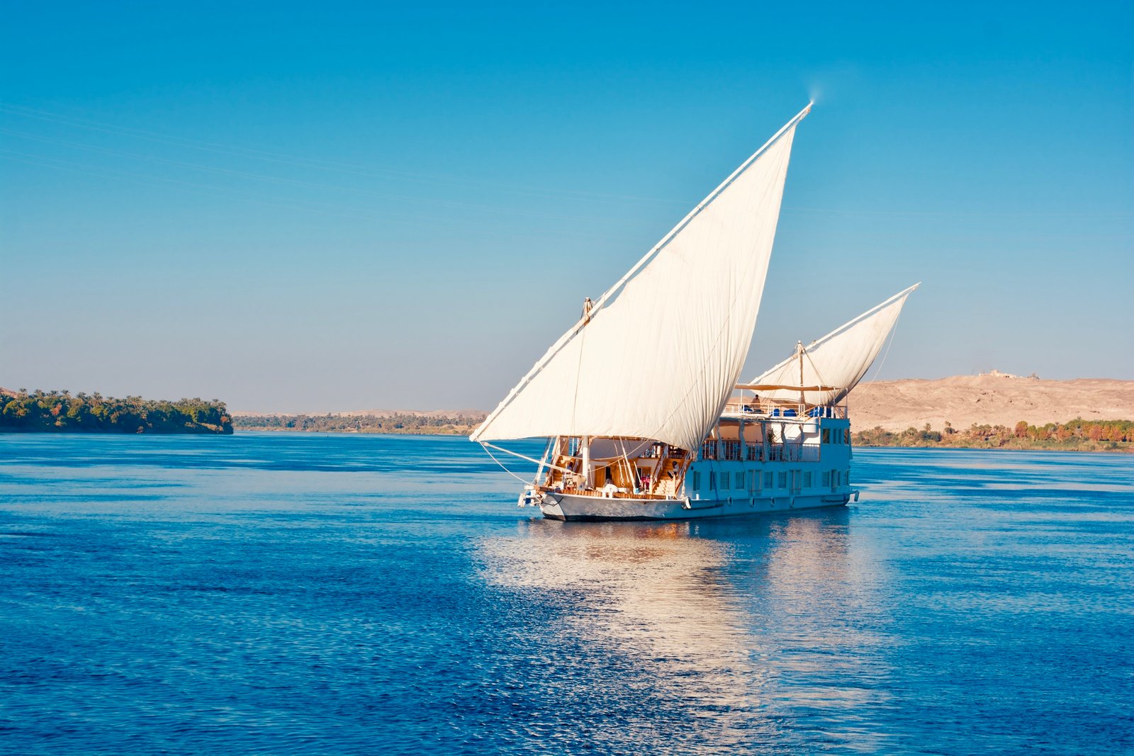 Gebel El-Silsila sandstone cliffs and Nile scenery